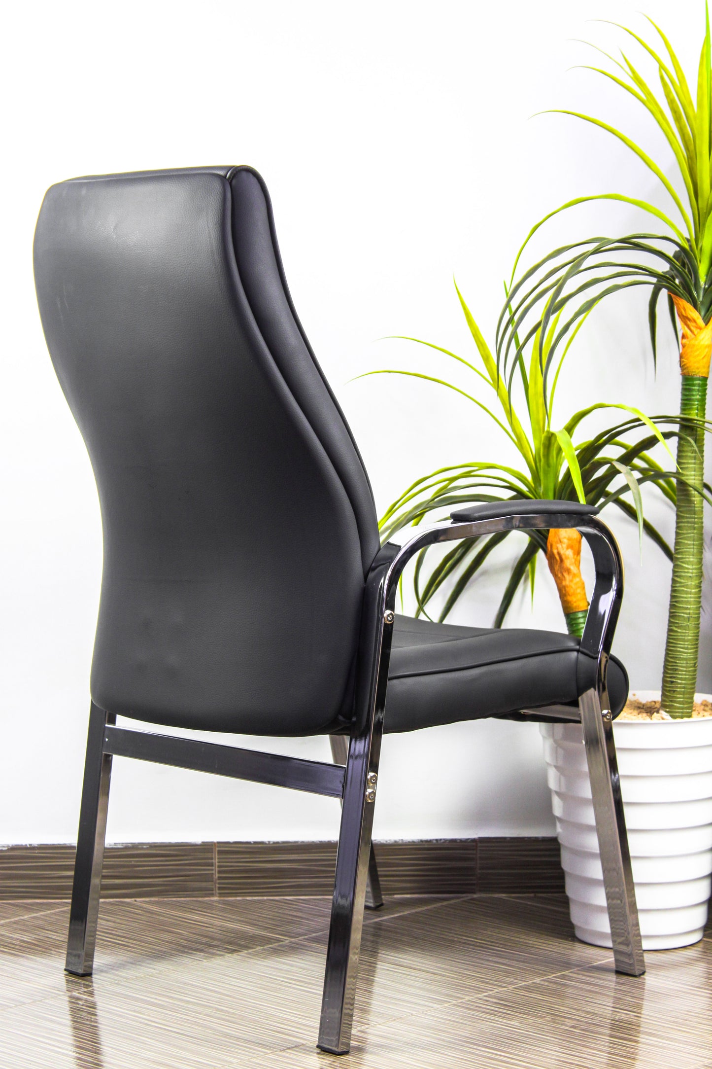 CHAISE VISTEUR 107