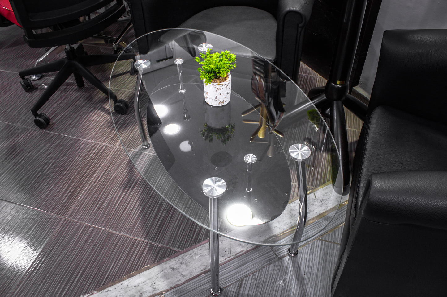 TABLE BASSE EN VERRE OVALE