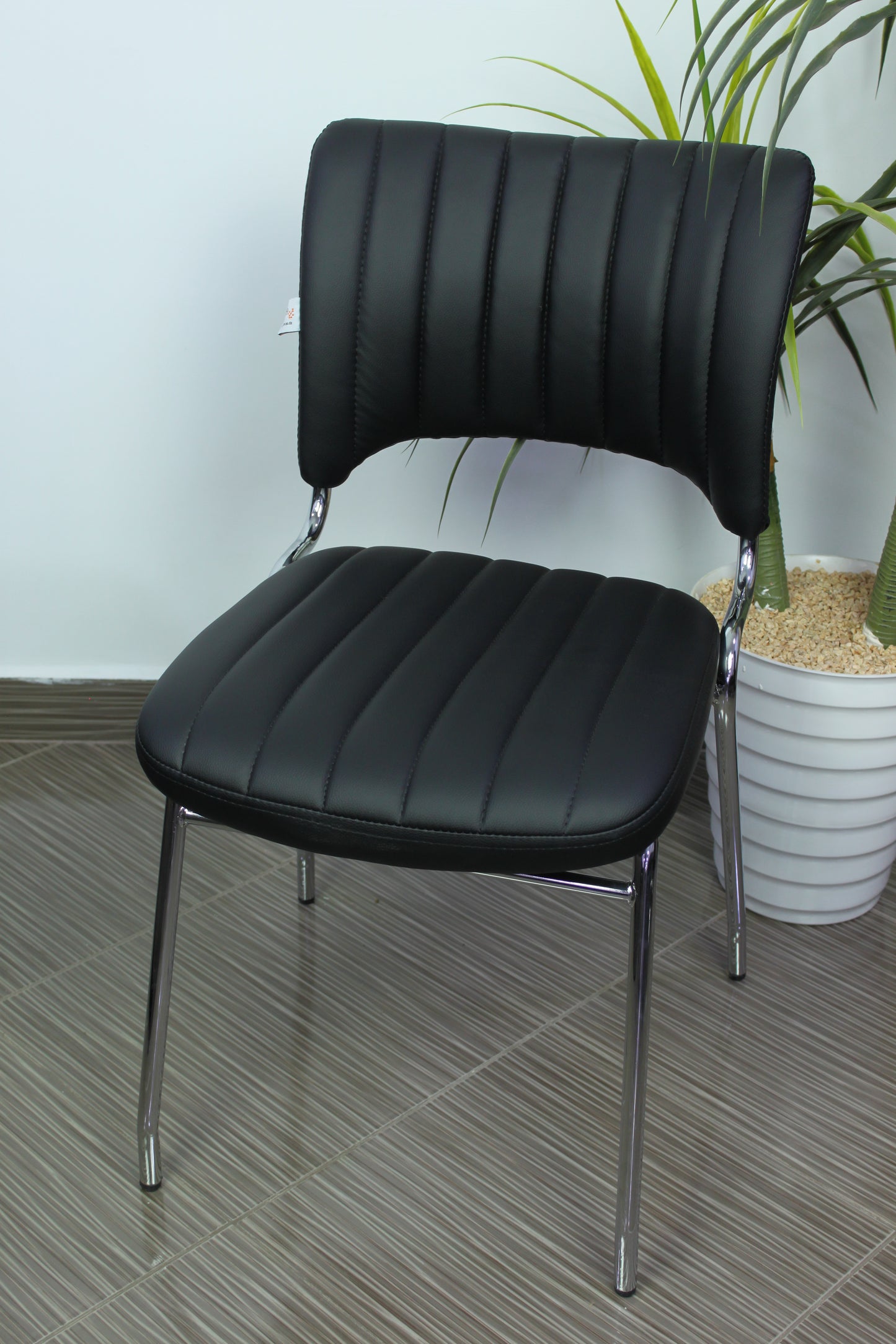CHAISE VISITEUR NOIR 123