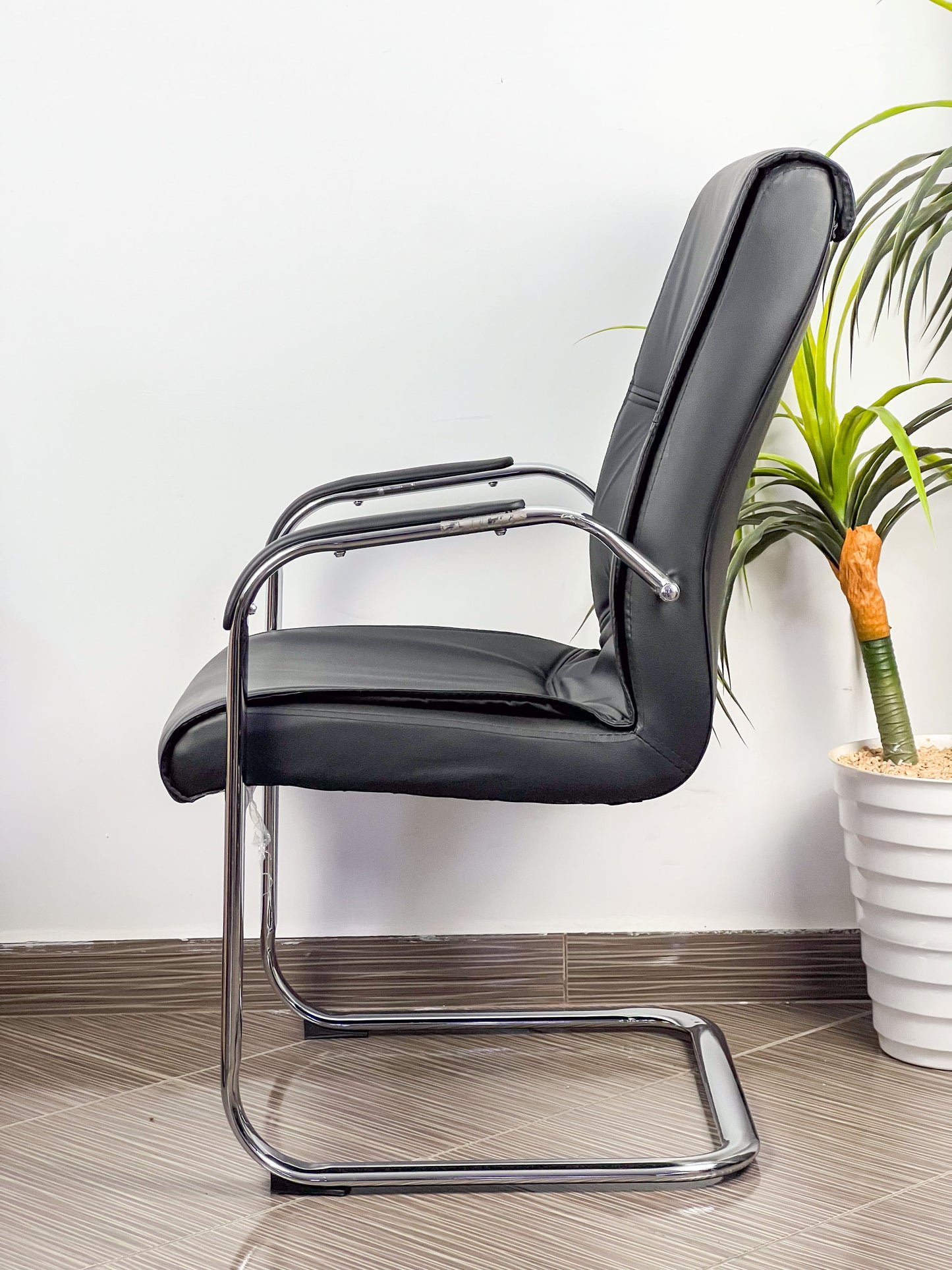 CHAISE POUR SALLE DE REUNION GF 04